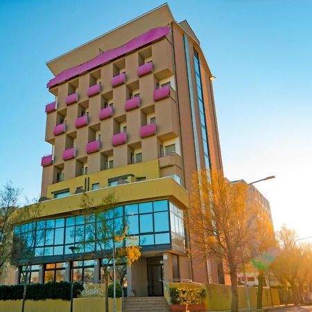 פסארו Hotel Atlantic Vista Mare מראה חיצוני תמונה