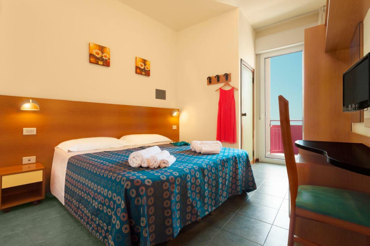 פסארו Hotel Atlantic Vista Mare מראה חיצוני תמונה