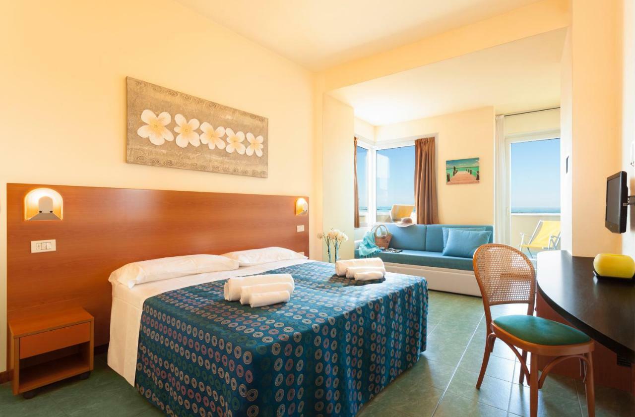 פסארו Hotel Atlantic Vista Mare מראה חיצוני תמונה