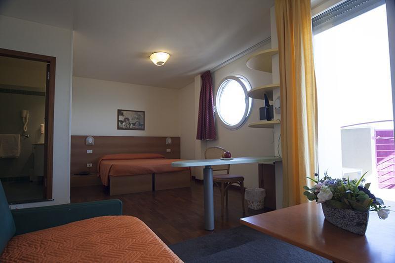 פסארו Hotel Atlantic Vista Mare מראה חיצוני תמונה