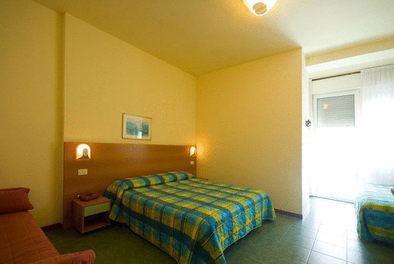 פסארו Hotel Atlantic Vista Mare מראה חיצוני תמונה